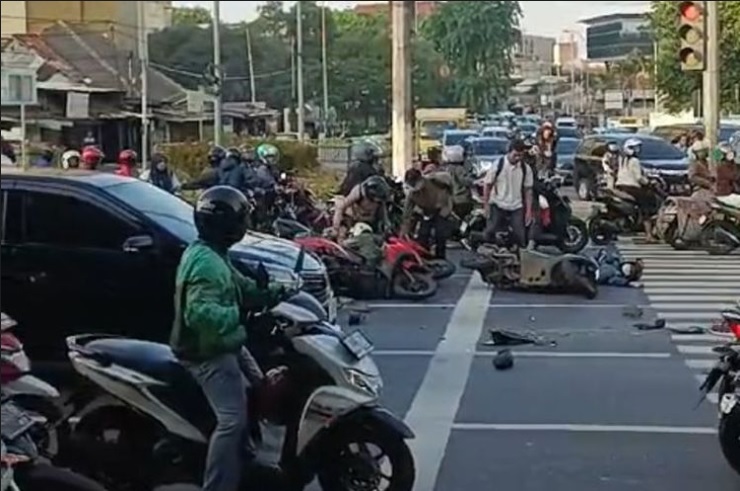 Kecelakaan Beruntun Libatkan 7 Kendaraan di Slipi Gegara Sopir Truk Mengantuk, 2 Pemotor Tewas